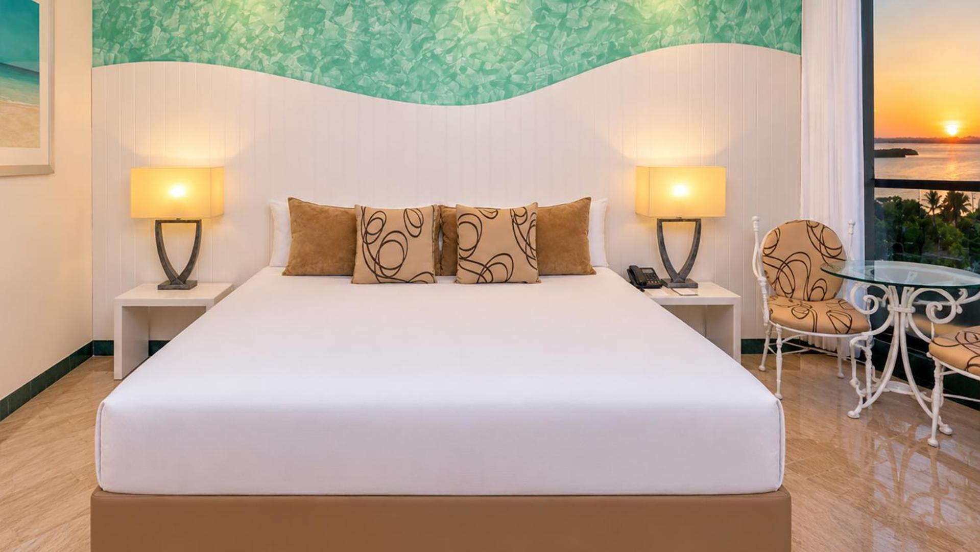Grand Sunset view Room